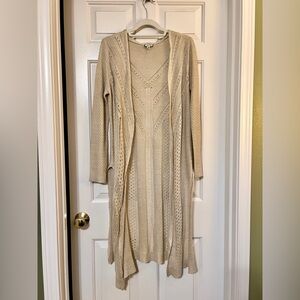 Women’s lightweight wrap